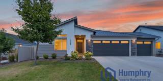Beautiful home just 5 mins from I-84 Gallery 1