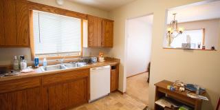 Upstairs condo with garage space in great NW location! Gallery 8