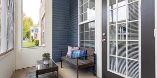 Linden Square Gallery 91