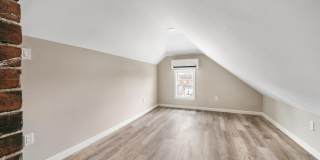 Charming 2BR Upstairs unit in Franklinton Gallery 19