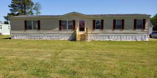 Charm & Commuter Convenience – 3BR/2BA Outside City Limits Gallery 1