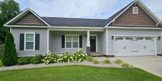 Fenced in 3 Bedroom Home in Southwest Commons Gallery 1