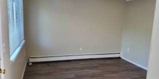 Sunny, newly remodeled 3 bed + office/2.5 bath in Applewood townhomes close to NOBO! Gallery 6
