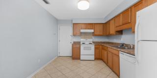 Charming 2-Bedroom Townhome – $1,400/mo Gallery 7