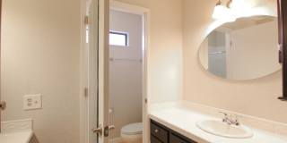 2 Bedroom Condo for Rent in Redding CA with Pool, Tennis Courts, Garage | The Bluffs Gallery 19