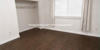 Updated 2-bedroom, 1 bathroom Tri-plex unit located in North Stockton. Gallery 10