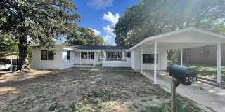 Newly updated 3 Bedroom 2 Bath located in the heart of Athens!  Gallery 1