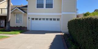 2 Bedroom/1.5 Bathroom Available Now in Private Community! Gallery 1