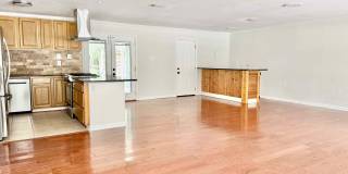 1947 Southland Court Gallery 2