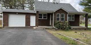 1037 Chipperfield Drive Gallery 31