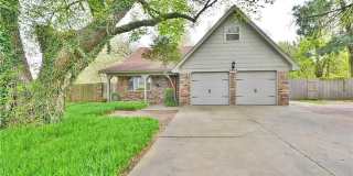 Charming 4BD/3BTH Home Near Lake Overholser – Prime Location  Spacious Backyard Gallery 1