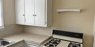 Conveniently located 2 Bed 1 Bath in Faith Village! Gallery 8