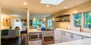 4 Bed 3.5 Bath Carolyn Heights Home W/Stunning Finishes & Ideal Outdoor Space!  Option for Early June or Early July move in! Gallery 16