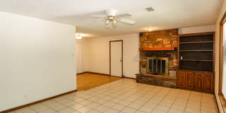 Two Bedroom, 2 Bath, 1-Car Garage, 1179 sq ft feet home with wood burning fireplace. and screened porch. Gallery 7