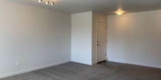 C221-Daybreak Gardens Apartments Gallery 27