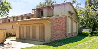 Spacious 3 Bedroom/ 3 Bath Townhouse Gallery 1