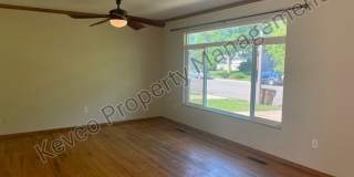 Home with Tons of Space!! Gallery 1