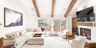 901 W FRANCIS Street Gallery 1