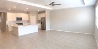 Los Lunas 3 bedroom! Tile Throughout! Refrigerated Air! Spacious living area Gallery 1