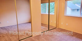 1300 NW Slate Ln Gallery 21