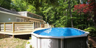 FURNISHED: Modern 6 Bdrm (7 beds) Home with BBQ, Foosball, HotTub & Private Pool - Close To Airport&Downtown Gallery 46