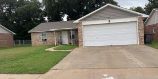 208 Bobbie Ann Court Gallery 1