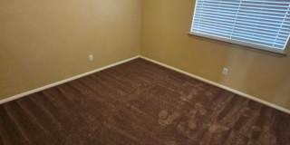 Spacious 6 bedroom , 3 bathroom home with downstairs bedroom and bath Gallery 26