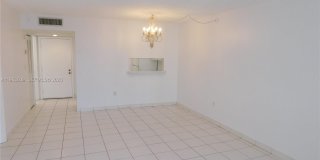 8025 SW 107 AV Gallery 3
