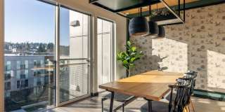 Arlo Gallery 70