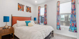 100 GLASS Lane Gallery 31