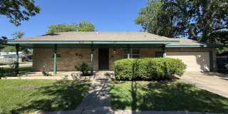 901 North Oak Avenue Gallery 1