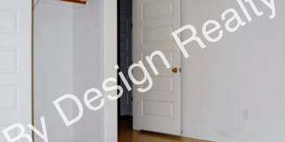 Modern 4 Bed 5 Bath Near UofA – Private Baths & Off-Street Parking Gallery 13