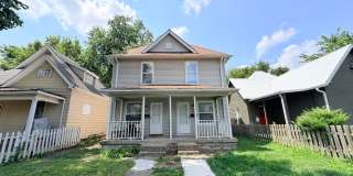 NOW SHOWING: 2 Bedroom / 1 Bath Duplex located at 1132 N Oxford St. in Indianapolis, IN Gallery 1
