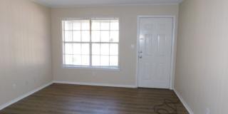 2 bedroom 1 bath duplex available for rent! Gallery 4