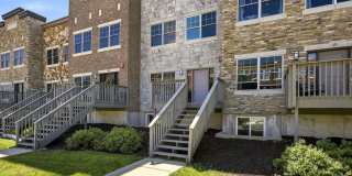 Large Townhome In Kingston Neighborhood Just Blocks From Downtown Gallery 1