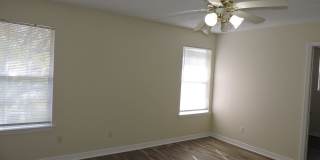 Centrally located with easy access to bases & shopping! Gallery 11