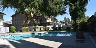 Townhouse Located Near School, Parks, Freeway Access! Gallery 19