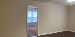 **LESS than 10 minute Drive from Fort Knox** Gallery 18