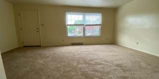 Incredible Two Bedroom Townhouse in Plum! Garage, Yard & More! Call Today! Gallery 3