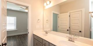 Single Family Home With Spacious Fenced Backyard! Gallery 7