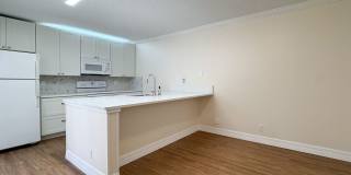 Newly Remodeled 2 bedroom 2.5 bath near Millenia Mall Gallery 6