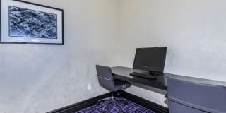 Broadway Palace Gallery 24
