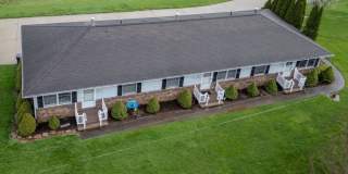 Charming 3BR Townhome in Akron Gallery 1