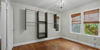 1923 North Broadway Avenue Gallery 27