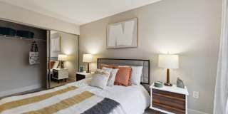 Sofi at Murrayhill Gallery 11