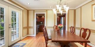 1860 Burgundy Street Gallery 7