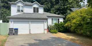 Tri Level, 3 Bedroom For Rent in Port Orchard - Available June 25th! Gallery 1