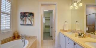 306 E Mallory Circle Gallery 26