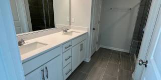 Room in 3 Bedroom Home at Arkose Dr Gallery 29