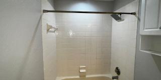 RESERVE AT WEDGEFIELD 3 bedroom 2 bath home with stainless appliances, laminate flooring and a fenced back  yard! Gallery 27